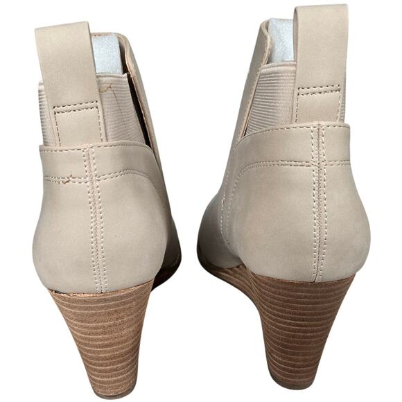 DV Dolce Vita Gerdy Vegan Leather Comfort Wedge Bootie in Beige 7.5 NWT - Picture 5 of 11